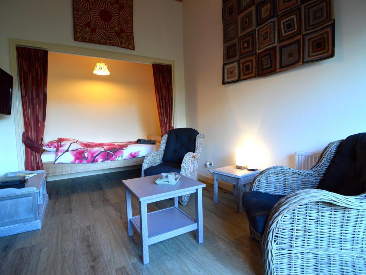Staying In A Thatched Barn With Bedroom Achterhoek Geesteren  Exterior foto